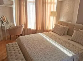 Stunning design apartment with Jacuzzi