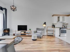 Agora Duo Portneuf - 2 Family Units - 2 Private Spas – hotel w mieście Pont-Rouge