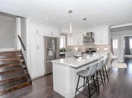Beautiful 3 bed 2 bathroom home Toronto