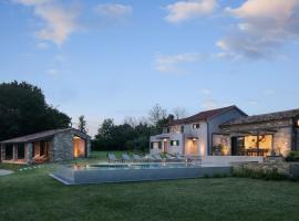 Villa Baracchi Comfortable holiday residence, מלון בKršan