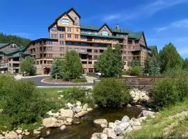 Ski-In Ski-Out Zephyr 1 Bedroom Condo 2204