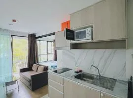 47near Shopping Malls and Naka night market