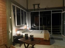 Birder's Lodge -Sinharaja, hotel in Kudawe