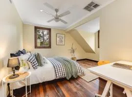 Adelaide Hill Luxury Amenities and Stunning Vistas