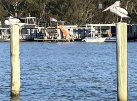 Pelicans Perch, Hotel in Mannum