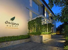 Dwijaya House of Pakubuwono, hotel cerca de Centro comercial Pondok Indah, Yakarta