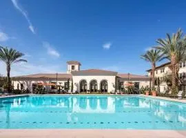 Stylish 2BR Foothill Escape in Irvine