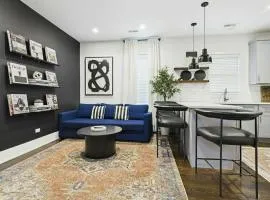 King Bed with Chefs Kitchen and Free Parking - Pets OK