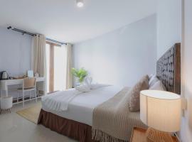 Phi Phi Cozy Seafront Resort