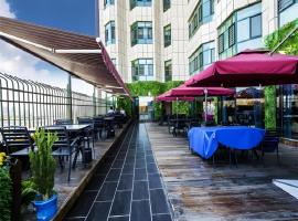 Metropolo Hotel Yining Development Zone Hanma Building, hotel v destinaci Yining Airport