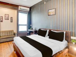 HoTEL RAJ EMABSSY, khách sạn ở Rudrapur