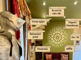 Logement à thème médiéval avec balneo、サンスのホテル