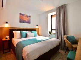 Azura Boutique Hotel Tiberias, kis&aacute;llatbar&aacute;t sz&aacute;ll&aacute;s Tiberiasban