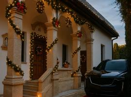 Royal Transylvanian Castle - near Banffi, hotel a Gherla