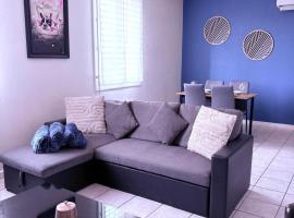 T2 fonctionnel 5 pers, jardin, parking, accès A12, hotel in Chanas