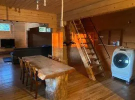 large log cabin 桜