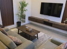 Nasma chalet, hotel in Barka