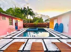 Salthaus West Palm Beach - NEW Saltwater Pool & Spa!, hotel a West Palm Beach