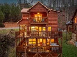 NEW Pine Peaks Mins to Parkway w Amazing Views