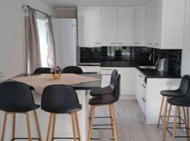 Sentralt beliggende leilighet, hotel i Hammerfest