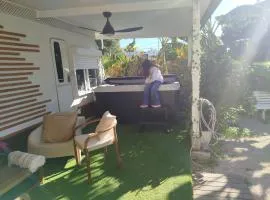 Caravana en la huerta