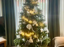 2025 Traveller award winner Just bring clothes，位于西柯比的酒店