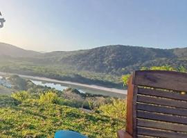 Riverview Cottage، فندق في Ku-Rebu