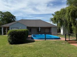 Casa Quinta La Carmina, ξενοδοχείο σε Mercedes