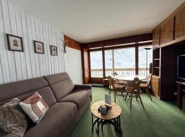 Appartement T2 lumineux, balcon sud, proche pistes - FR-1-641-71, Hotel in Tignes