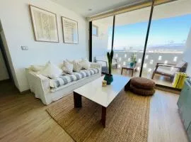 Cozy and New! Walk to the beach