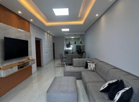 Impera House Casa com piscina，位于因佩拉特里斯的酒店