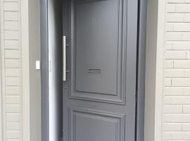 Departamento céntrico planta baja，位于奥拉瓦里亚的酒店