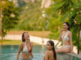 ZA-NGOB 66 - Panoramic Mountain View - Premium Private Pool Villa l ซา-หงบ 66, villa in Ban Phra Phutthabat Mai