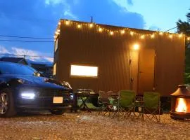 Fuji Time Traveler BBQが楽しめる 河口湖湖畔すぐそば 6名宿泊可のトレーラーハウス