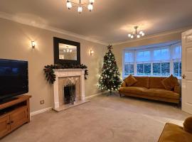 Spacious 4 Bed Home near Elizabeth Line, perfect for Contractors, Families & Groups, hotel v destinaci Romford