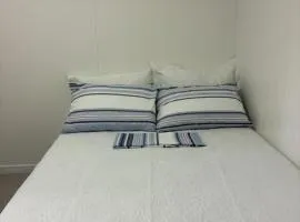 Kitnet container 30 metros da praia 6 km Beto carrero