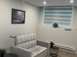 Livingston Calgary Lovely space, hotel en Calgary