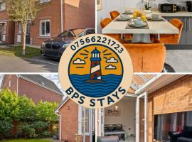 ST Helens 5 beds 3bath Fast WIFI Parking，位于圣海伦斯的酒店