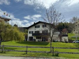 Résidence La Rose du Le Ours, 2 Zimmer Idyll am See, hotel in LʼAbbaye