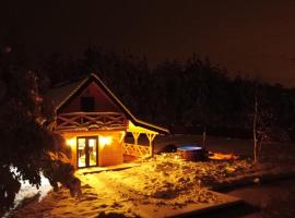 Łowisko Źródła Chatka Zimorodka، فندق في Zdziary