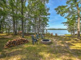 Sunset Bay on Birch Island Lake, hotel in Webster