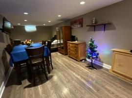 Cozy 2 Beds Basement Suite, ξενοδοχείο σε Windsor