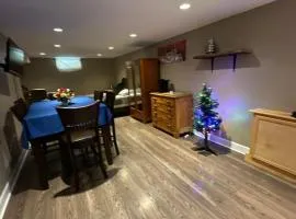 Cozy 2 Beds Basement Suite