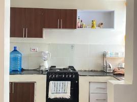 Sunrise apartment next to bullys hotel，位于Thika的旅馆