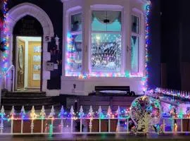 MyRoomz Tudor Rose Original