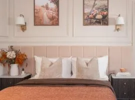 Luxury Suite with Jacuzzi Bath for Two