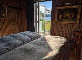 Cabin Magic Senja 2, Home away from home、Botnhamnのホテル