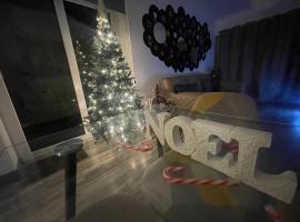 2 Bed Town Centre Apt in Porthcawl, parking, Wifi ,Sky & Netflix, ξενοδοχείο σε Porthcawl