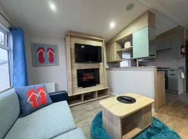 The Holiday Lodge- Your Sweet Retreat