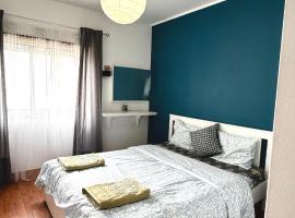 Lisbon private Room in Shared Apartment, hotell i Odivelas